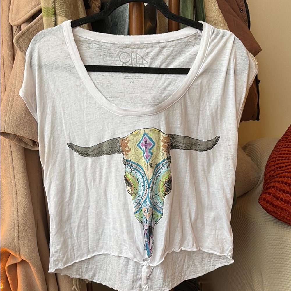 Chaser Front Tie Knoted Graphic Top w/ Colored Bull - Size M